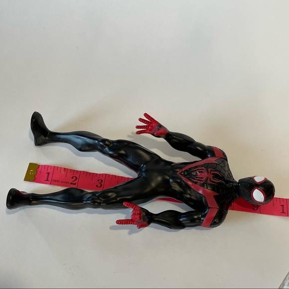 Spiderman 9.5 in Action Figure Marvel Hasbro Miles Morales 2019 Toy - Picture 10 of 11